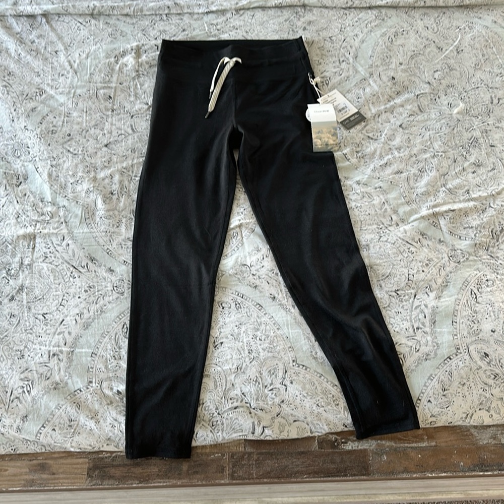 Vuori dream knit leggings size XS, NWT